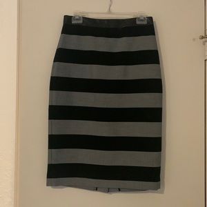 Banana Republic Size 6 Striped Skirt